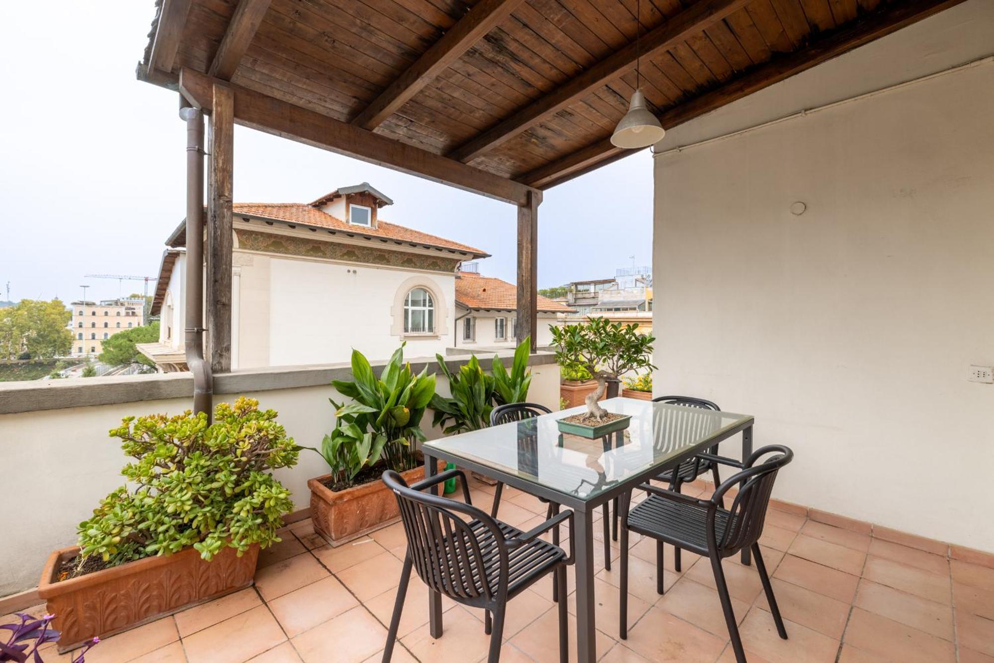 Elegant Penthouse With Terrace * Rom