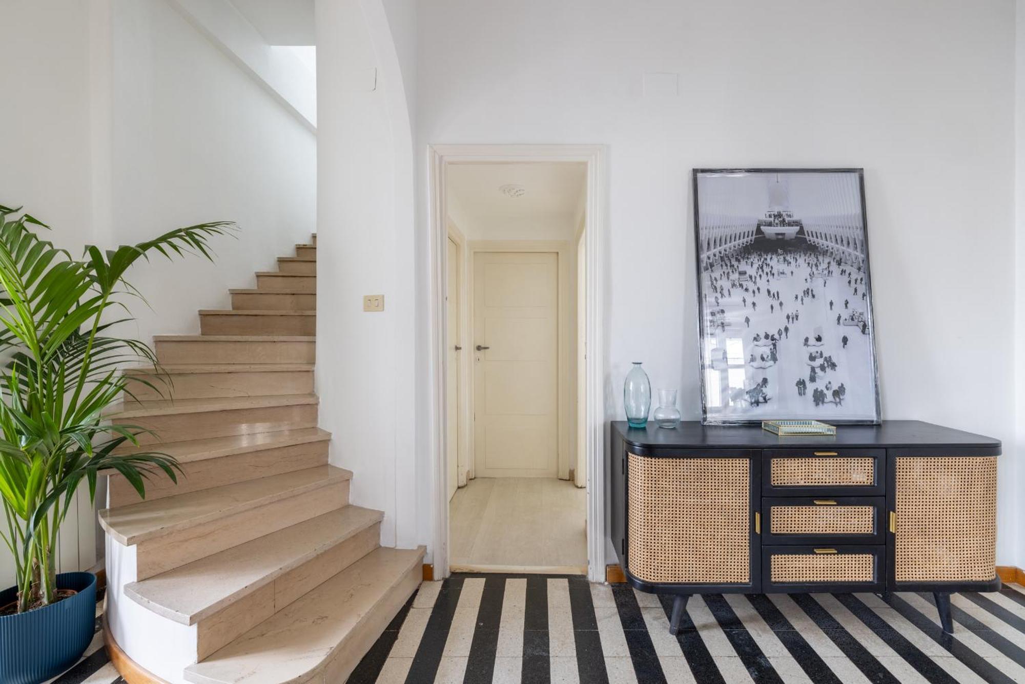 Elegant Penthouse With Terrace Apartment *