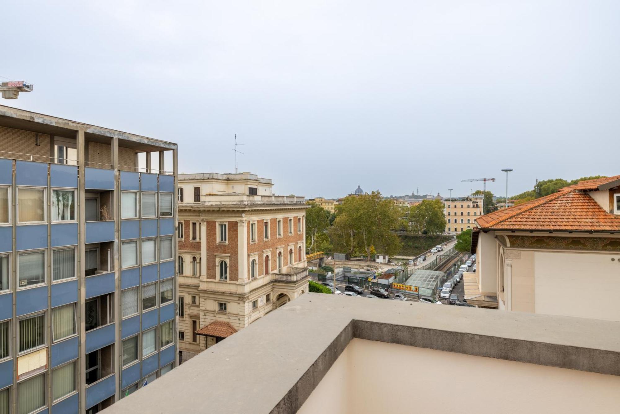 Apartment Elegant Penthouse With Terrace